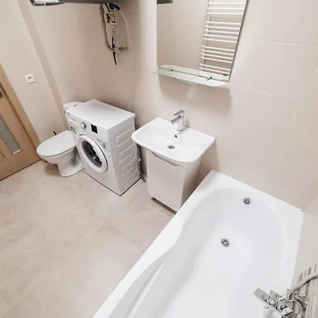 центр міста! затишні квартири в новобудові! Aparthotel Uzhhorod
